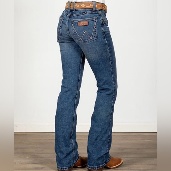 Wrangler Retro Mae Women's Classic Blue Boot Cut Jeans - Picture 11 of 13